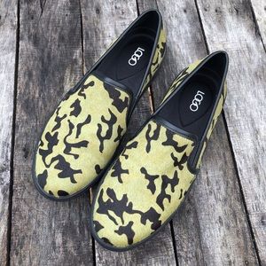 LOGO by Lori Goldstein Camo Slip-on sneakers 7M